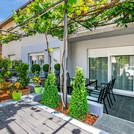 Lavanda Maslina - New Luxury Apartments Pula Zewnętrze zdjęcie